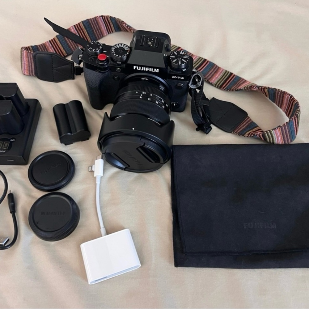 Fujifilm X-T4 Black with Accessories
